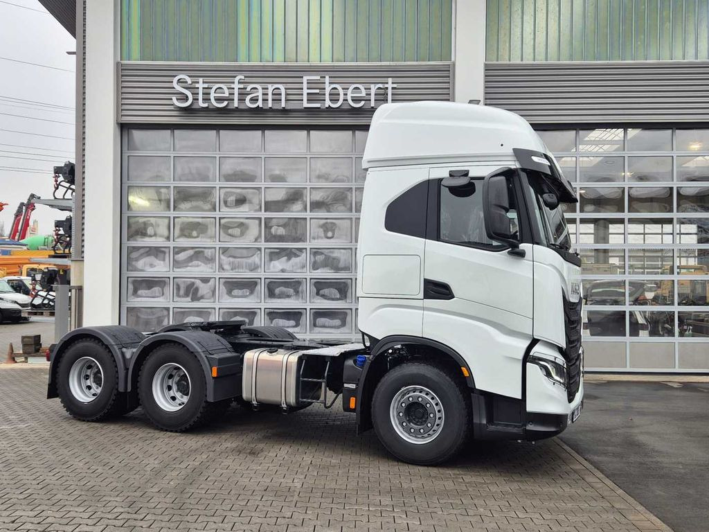 Iveco X-Way AS440X57TZ/P ON+ 6x4 Intarder 2xBett Iveco X-Way AS440X57TZ/P ON+ 6x4 Intarder 2xBett - Vilcējs: foto 4 Iveco X-Way AS440X57TZ/P ON+ 6x4 Intarder 2xBett Iveco X-Way AS440X57TZ/P ON+ 6x4 Intarder 2xBett - Vilcējs: foto 4