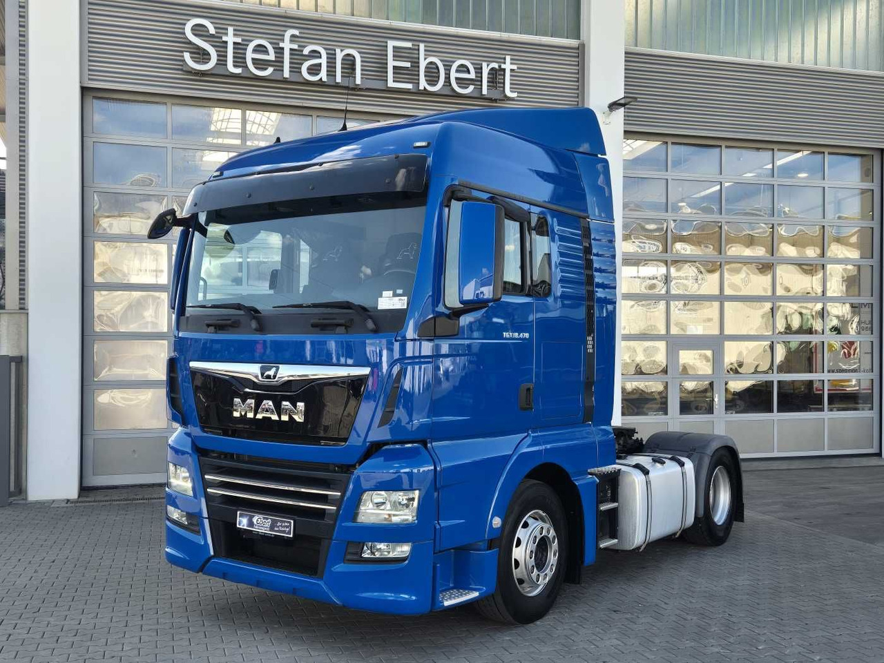 MAN TGX 18.470 4x2 LLS Fahrschule 5 Sitze Intarder - Vilcējs: foto 1 MAN TGX 18.470 4x2 LLS Fahrschule 5 Sitze Intarder - Vilcējs: foto 1