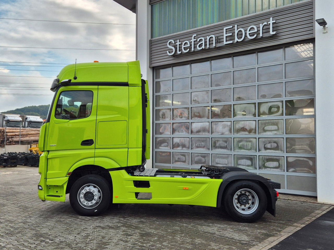 Mercedes-Benz Actros 1851 LS Öl-Retarder Standklima Mirror Big - Vilcējs: foto 5 Mercedes-Benz Actros 1851 LS Öl-Retarder Standklima Mirror Big - Vilcējs: foto 5
