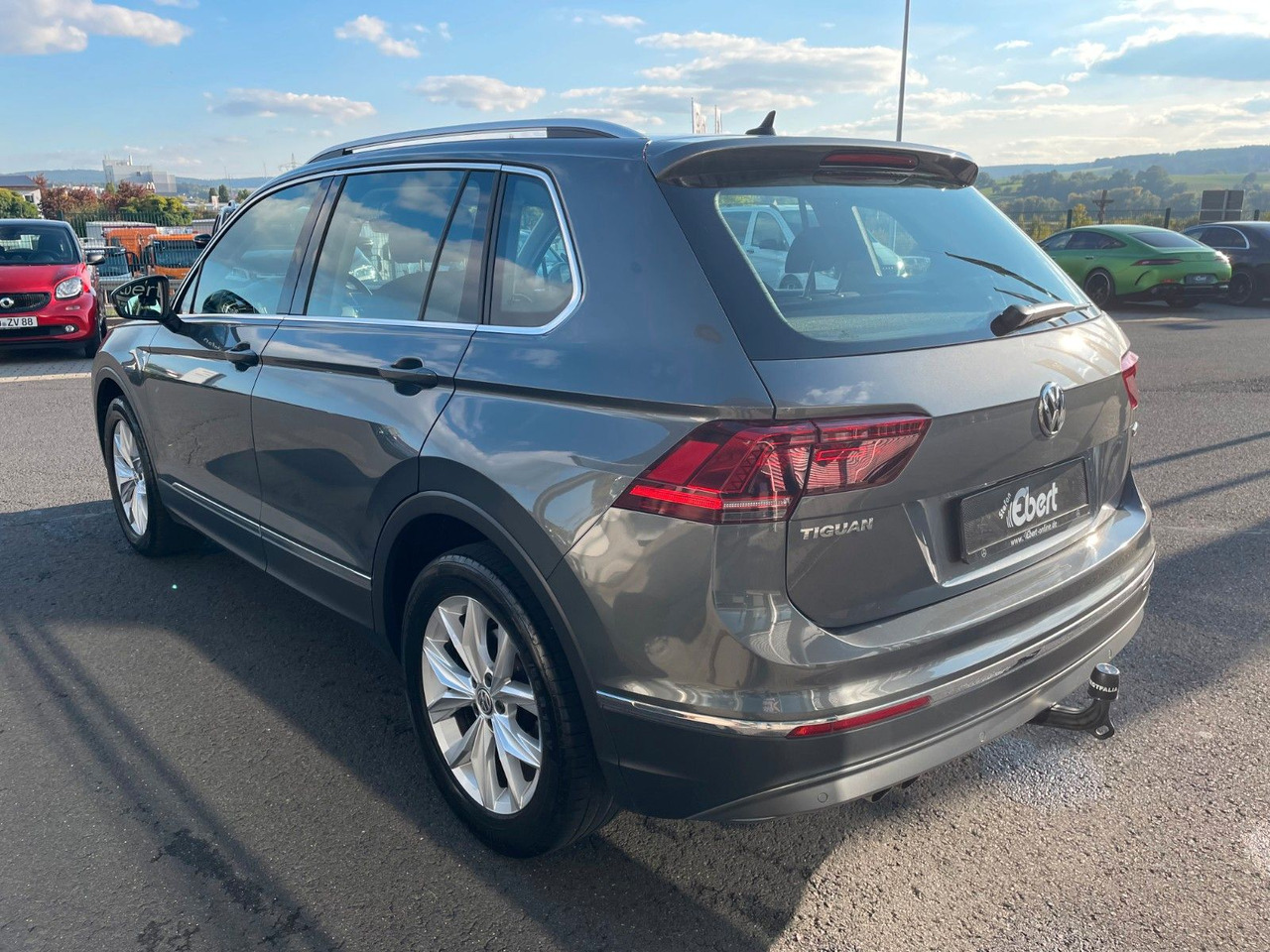 Volkswagen Tiguan 2.0 TSI Highline 4M AHK+LED+DAB+ACC+PDC - SUV: foto 3 Volkswagen Tiguan 2.0 TSI Highline 4M AHK+LED+DAB+ACC+PDC - SUV: foto 3