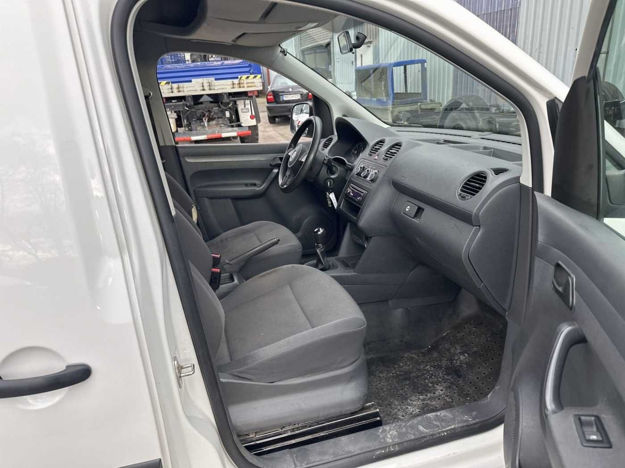 Volkswagen VW Caddy 2.0 TDI 4Motion Maxi Kasten Regal - Kravas mikroautobuss: foto 5 Volkswagen VW Caddy 2.0 TDI 4Motion Maxi Kasten Regal - Kravas mikroautobuss: foto 5
