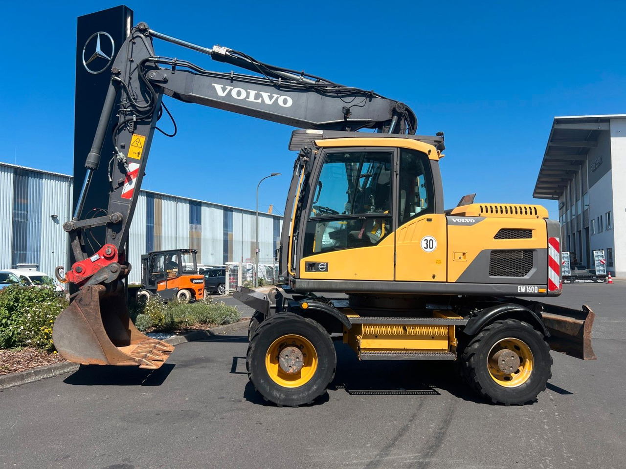 Volvo EW160D / 2014 / 1xTieflöffel / Forstschutzgitter - Riteņu ekskavators: foto 2 Volvo EW160D / 2014 / 1xTieflöffel / Forstschutzgitter - Riteņu ekskavators: foto 2