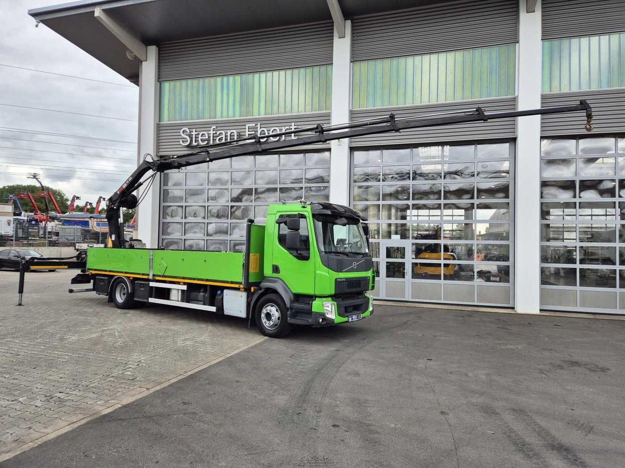 Volvo FL 42 R Kran Hiab XS 088 Funk bis 14 m! Kamera - Kravas auto ar manipulatoru: foto 1 Volvo FL 42 R Kran Hiab XS 088 Funk bis 14 m! Kamera - Kravas auto ar manipulatoru: foto 1
