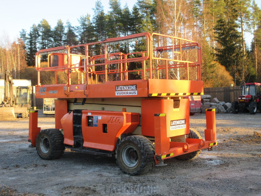 JLG 4394RT 4x4 Saksilava - Šķērveida pacēlājs: foto 2 JLG 4394RT 4x4 Saksilava - Šķērveida pacēlājs: foto 2