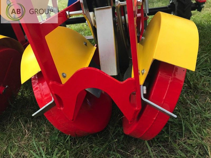 Agro-Osek double row cup planter S237/3 - Sēšanas tehnika: foto 4 Agro-Osek double row cup planter S237/3 - Sēšanas tehnika: foto 4
