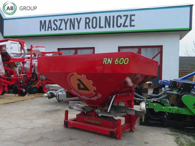 Altro rozsiewacz nawozów RN-600 - Minerālmēslu izkliedētājs: foto 1 Altro rozsiewacz nawozów RN-600 - Minerālmēslu izkliedētājs: foto 1