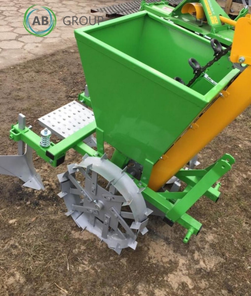 Bomet single-row potato planter Gemini S 239/2 - Kartupeļu stādāmā mašīna: foto 2 Bomet single-row potato planter Gemini S 239/2 - Kartupeļu stādāmā mašīna: foto 2
