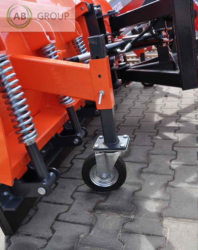 Metal-Technik snow plow 3.0 m category II - Sniega arkls - Lauksaimniecības tehnika: foto 2 Metal-Technik snow plow 3.0 m category II - Sniega arkls - Lauksaimniecības tehnika: foto 2