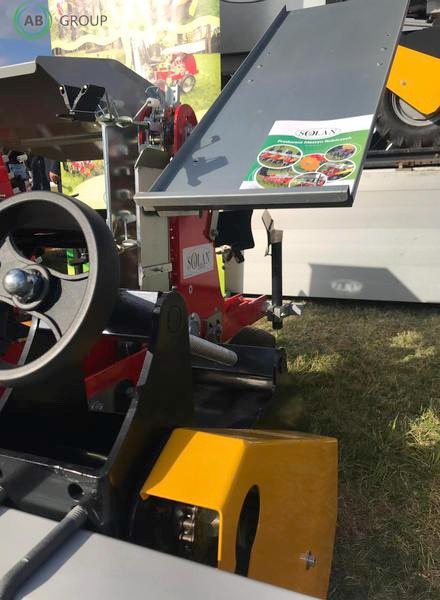 Solan S241-R semi-automatic grapple 2 row planter - Sēšanas tehnika: foto 4 Solan S241-R semi-automatic grapple 2 row planter - Sēšanas tehnika: foto 4