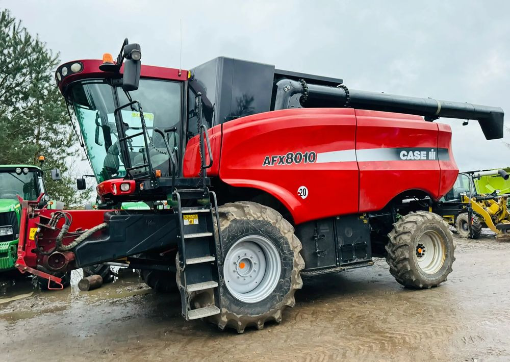 Case IH AFH 8010 - Labības kombains: foto 1 Case IH AFH 8010 - Labības kombains: foto 1