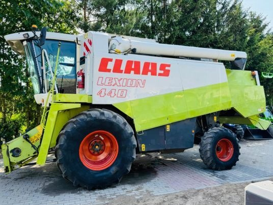 Claas LEXION 440 - Labības kombains: foto 2 Claas LEXION 440 - Labības kombains: foto 2