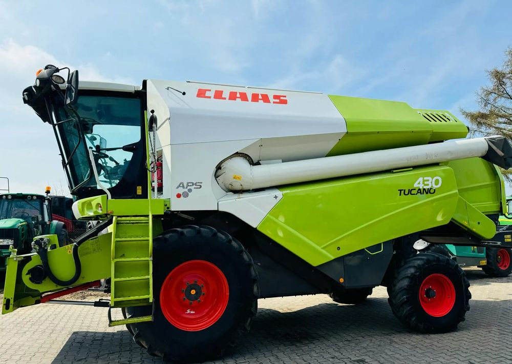 Claas Tucano 430 APS - Labības kombains: foto 1 Claas Tucano 430 APS - Labības kombains: foto 1