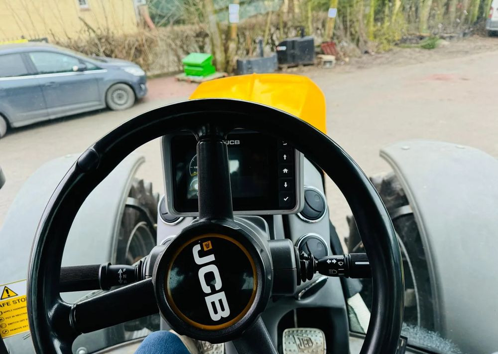 JCB FASTRAC 4220 līzingu JCB FASTRAC 4220: foto 13