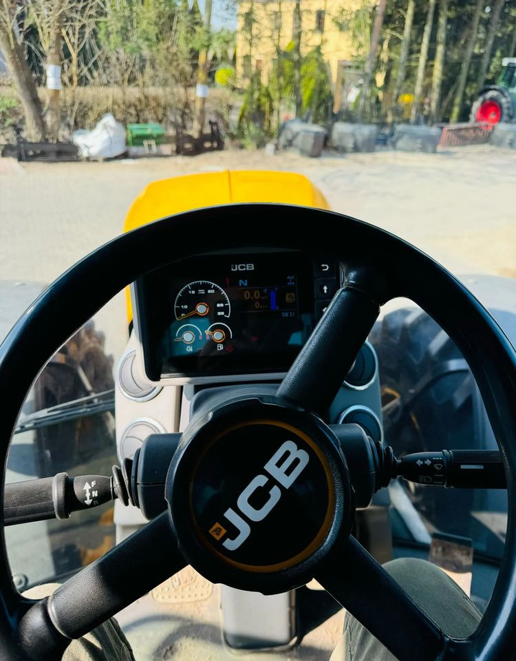 JCB Fastrac 4220 līzingu JCB Fastrac 4220: foto 15