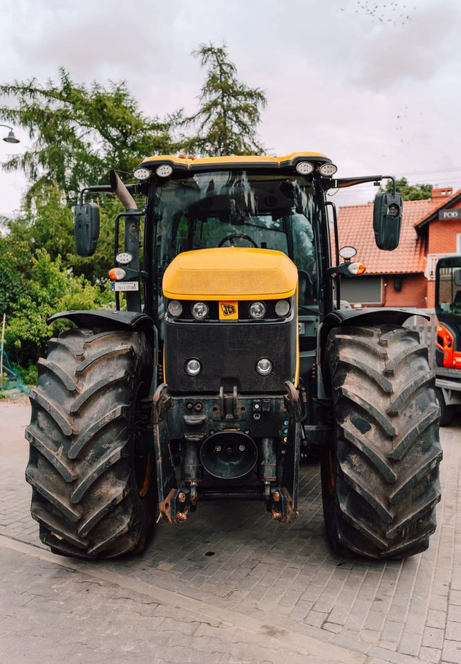 JCB Fastrac 4220 - Traktors: foto 5 JCB Fastrac 4220 - Traktors: foto 5