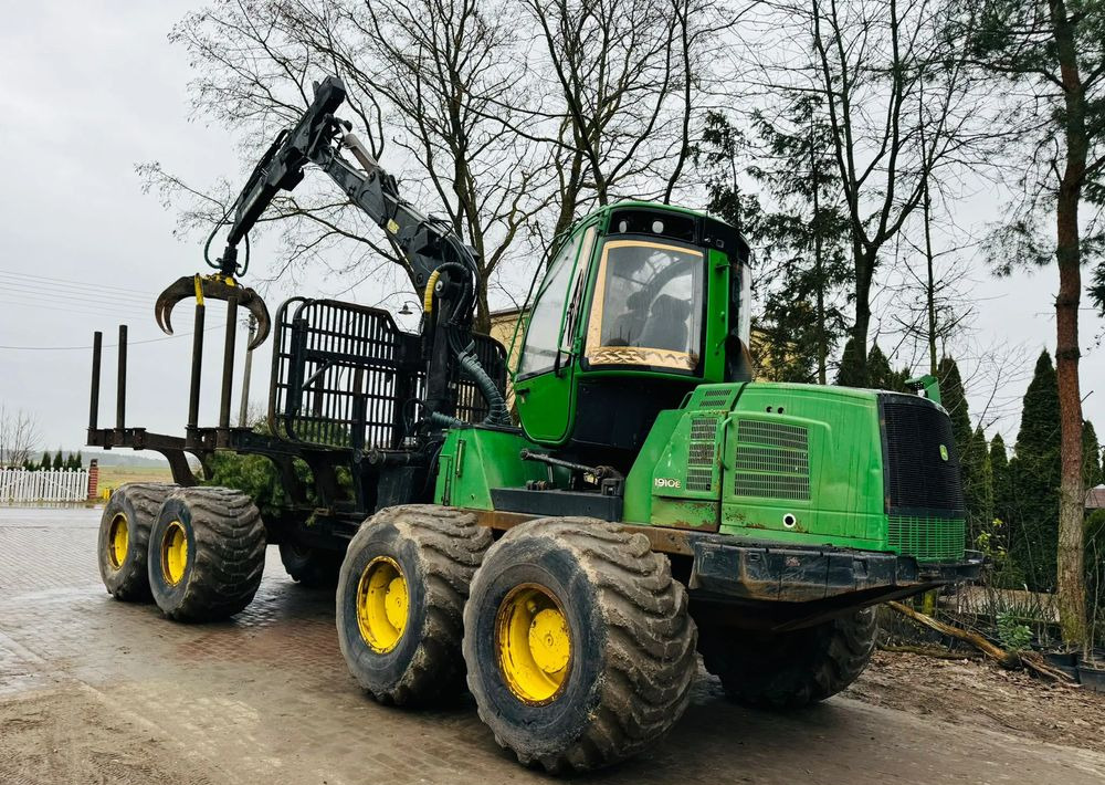 John Deere 1910E - Forvarders: foto 3 John Deere 1910E - Forvarders: foto 3