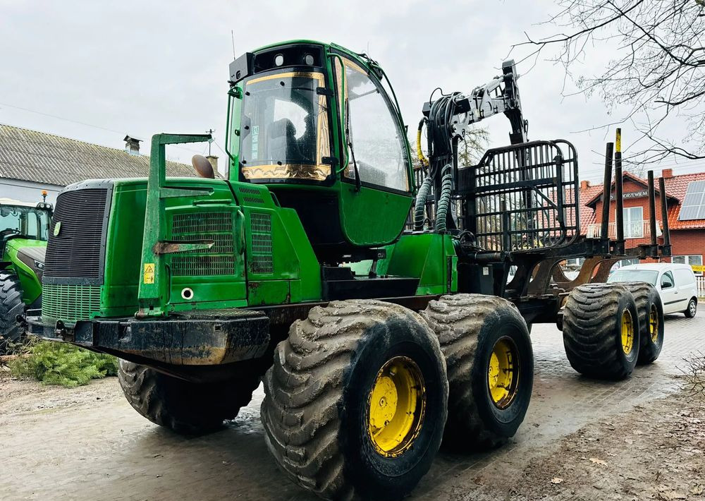 John Deere 1910E - Forvarders: foto 1 John Deere 1910E - Forvarders: foto 1