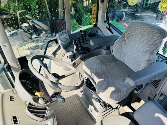 John Deere 6930 PREMIUM - Traktors: foto 2 John Deere 6930 PREMIUM - Traktors: foto 2