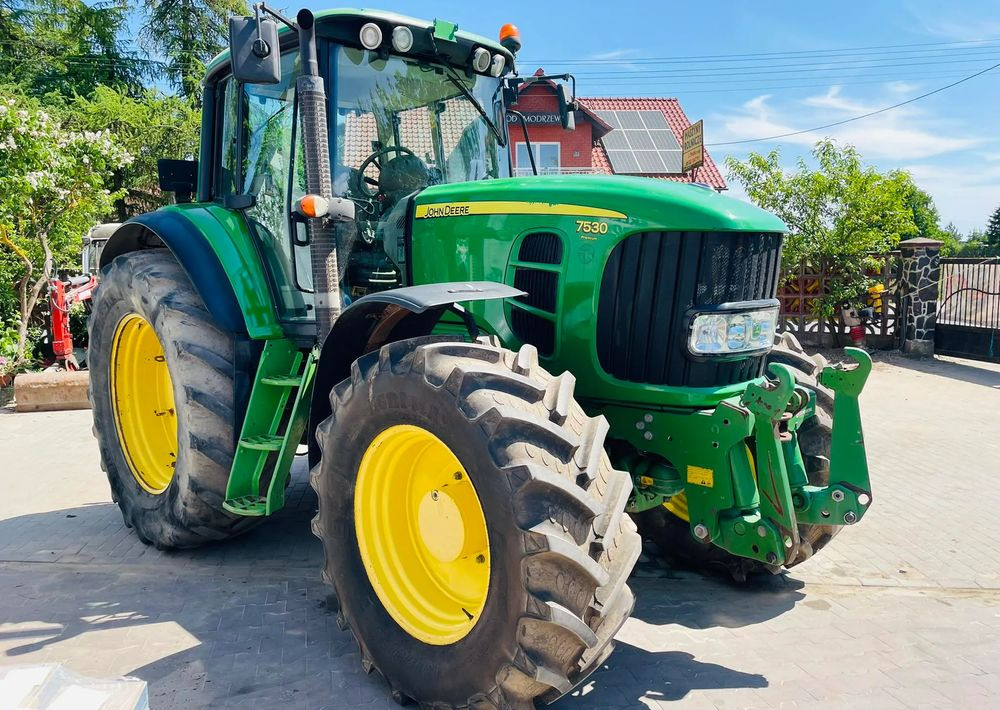 John Deere 7530 PREMIUM - Traktors: foto 2 John Deere 7530 PREMIUM - Traktors: foto 2