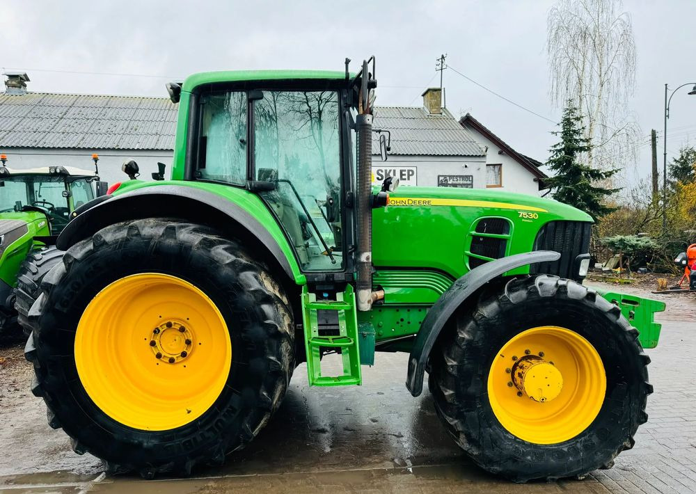 John Deere 7530 PREMIUM - Traktors: foto 1 John Deere 7530 PREMIUM - Traktors: foto 1