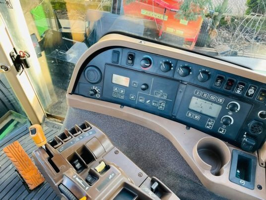 John Deere 8130 - Traktors: foto 5 John Deere 8130 - Traktors: foto 5