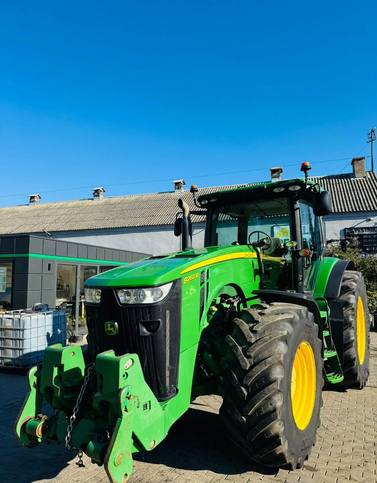 John Deere 8260R - Traktors: foto 4 John Deere 8260R - Traktors: foto 4