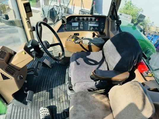 John Deere 8310 - Traktors: foto 5 John Deere 8310 - Traktors: foto 5