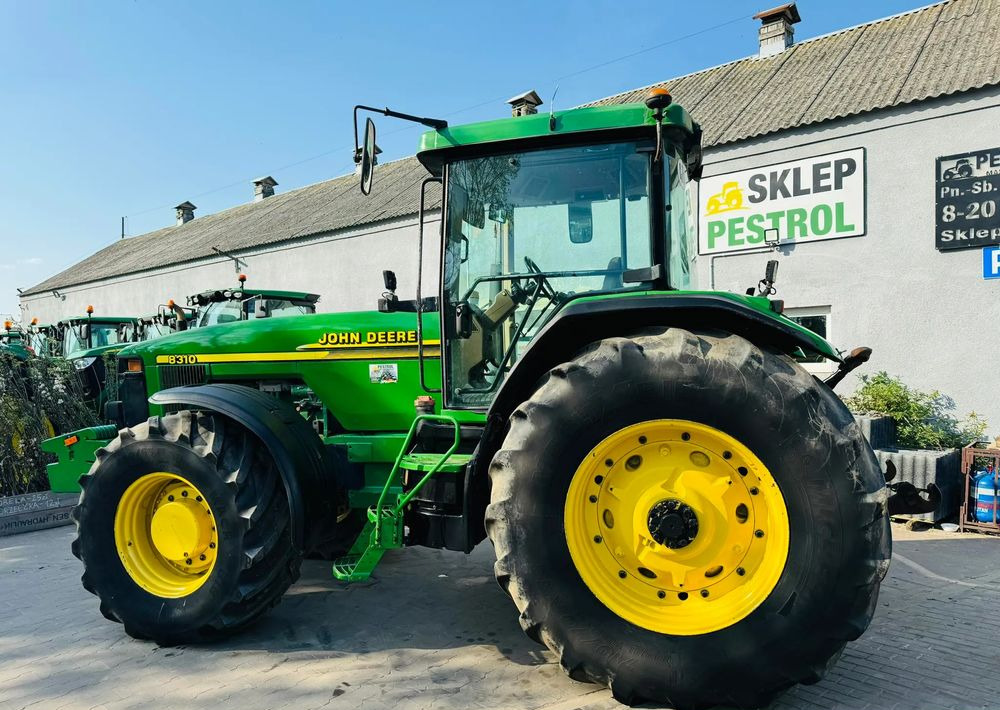 John Deere 8310 - Traktors: foto 4 John Deere 8310 - Traktors: foto 4
