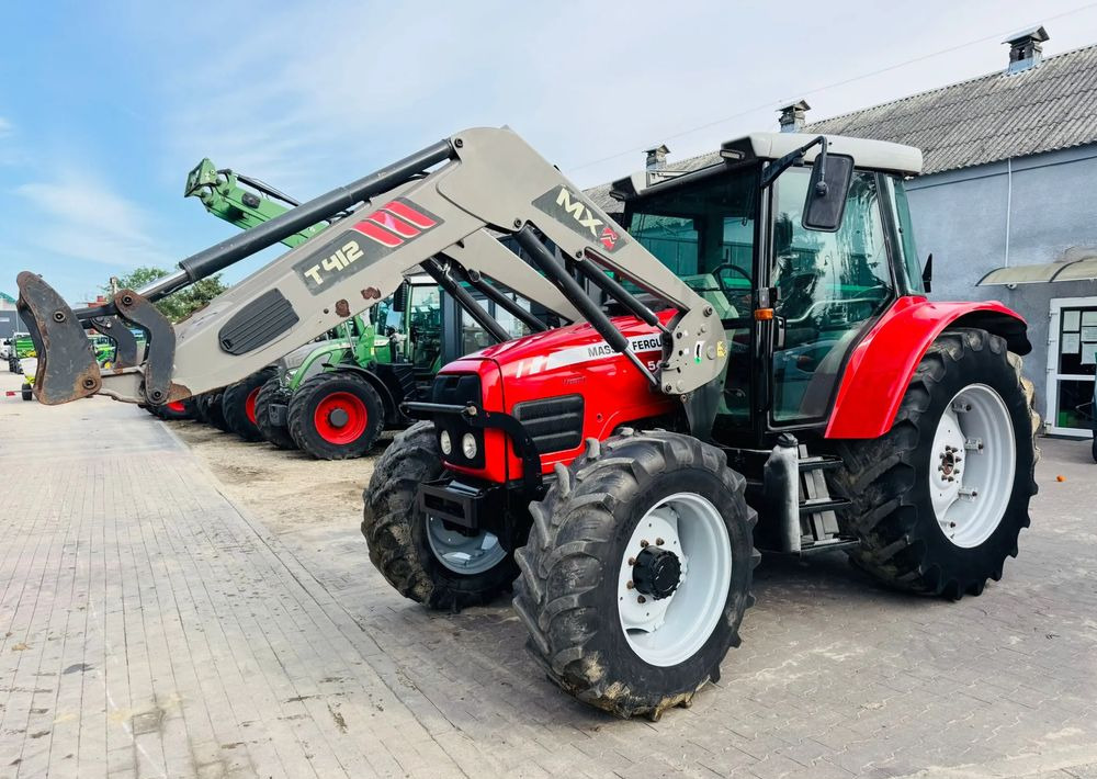 Massey Ferguson 5460 - Traktors: foto 1 Massey Ferguson 5460 - Traktors: foto 1