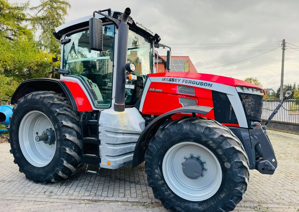 Massey Ferguson 8S.225 - Traktors: foto 3 Massey Ferguson 8S.225 - Traktors: foto 3