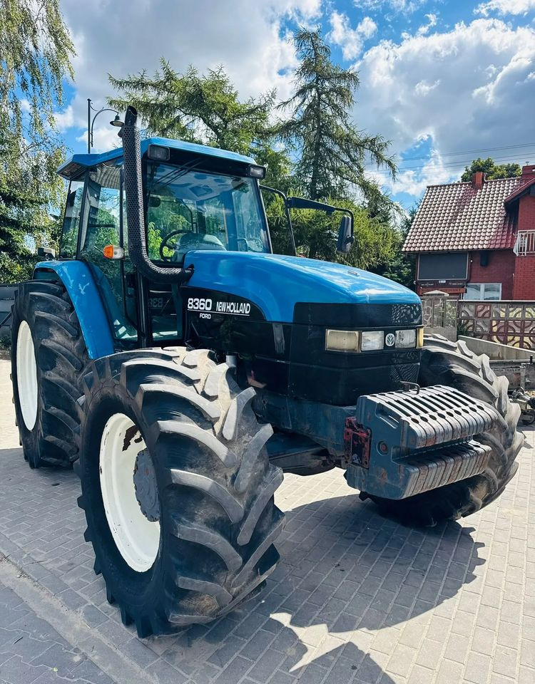 New Holland 8360 - Traktors: foto 3 New Holland 8360 - Traktors: foto 3