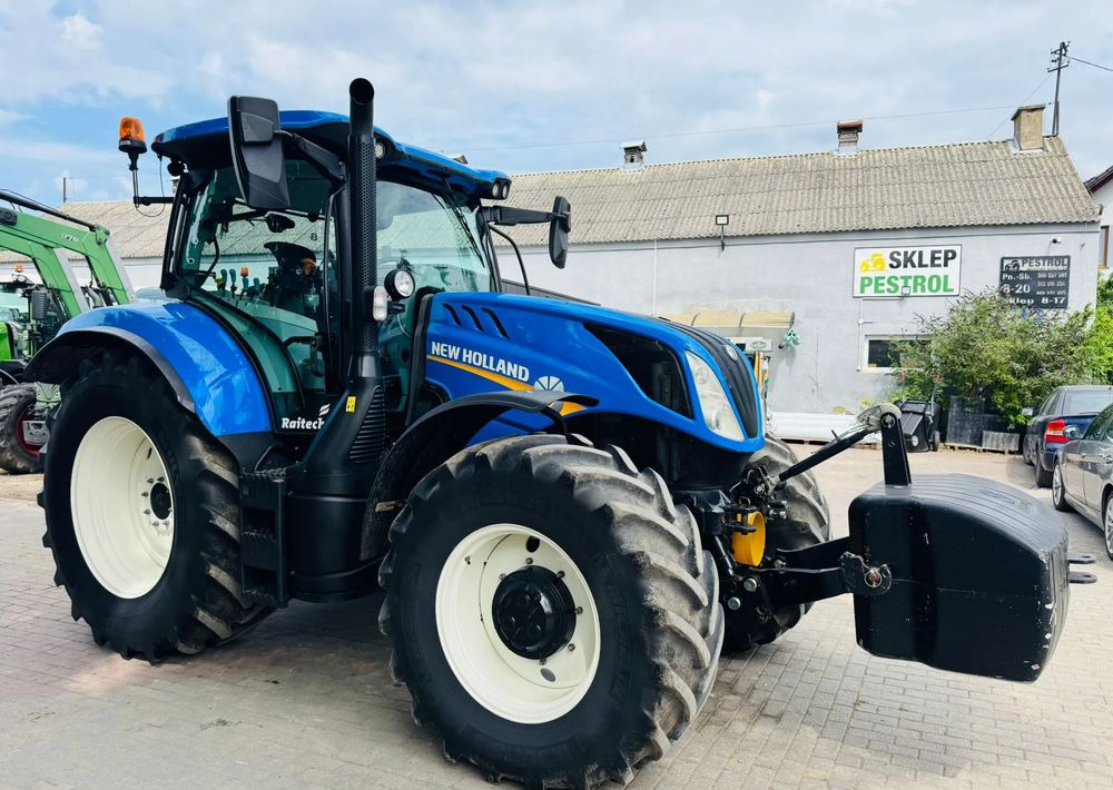 New Holland T6.155 - Traktors: foto 3 New Holland T6.155 - Traktors: foto 3