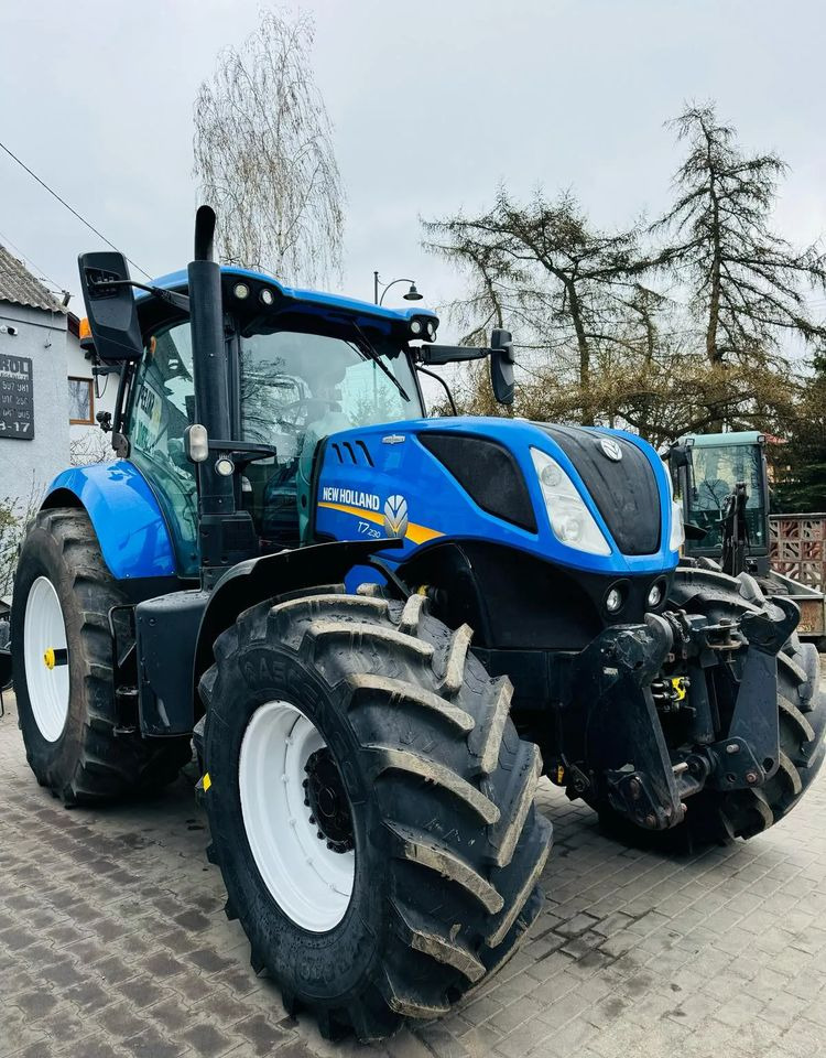 New Holland T7.230 AUTOCOMMAND - Traktors: foto 2 New Holland T7.230 AUTOCOMMAND - Traktors: foto 2