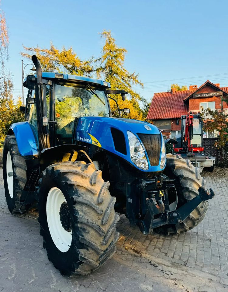 New Holland T7030 - Traktors: foto 3 New Holland T7030 - Traktors: foto 3