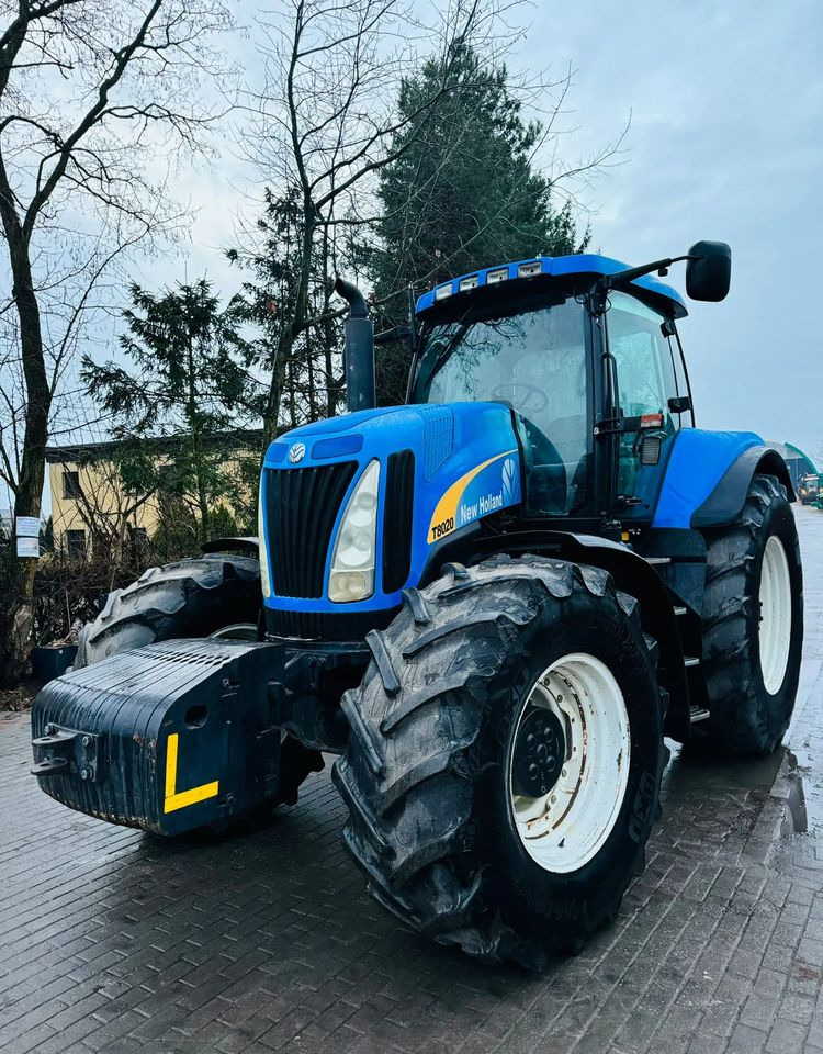 New Holland T8020 - Traktors: foto 2 New Holland T8020 - Traktors: foto 2