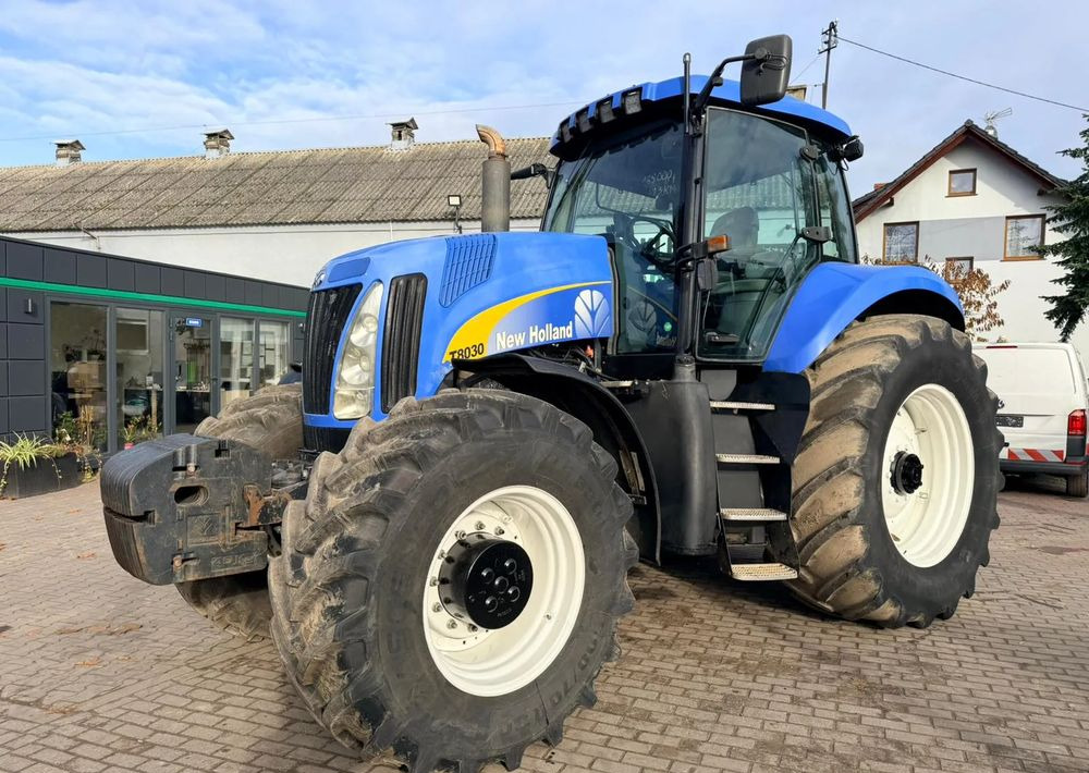 New Holland T8030 - Traktors: foto 4 New Holland T8030 - Traktors: foto 4