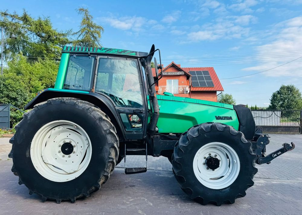 Valtra 8150 - Traktors: foto 5 Valtra 8150 - Traktors: foto 5
