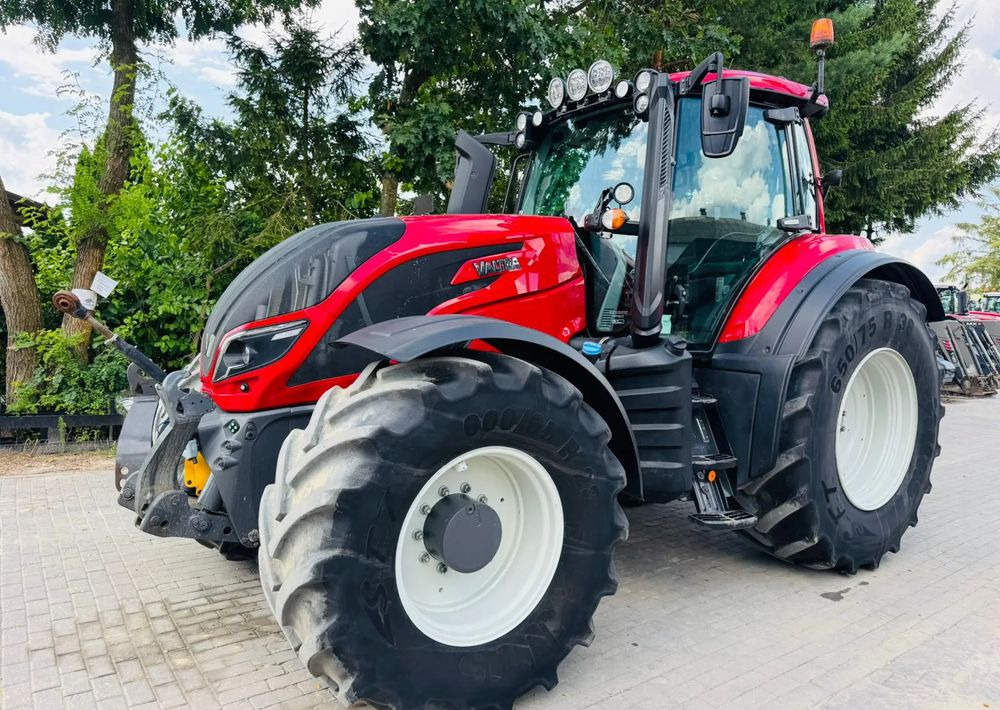 Valtra T254 - Traktors: foto 1 Valtra T254 - Traktors: foto 1