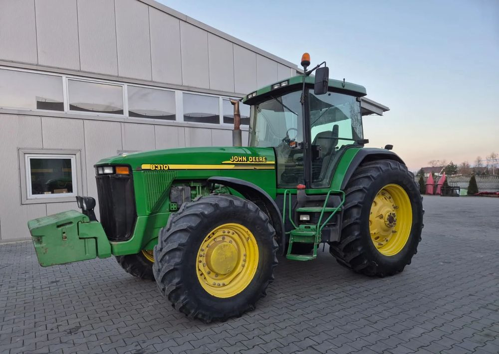 John Deere 8310 - Traktors: foto 1 John Deere 8310 - Traktors: foto 1