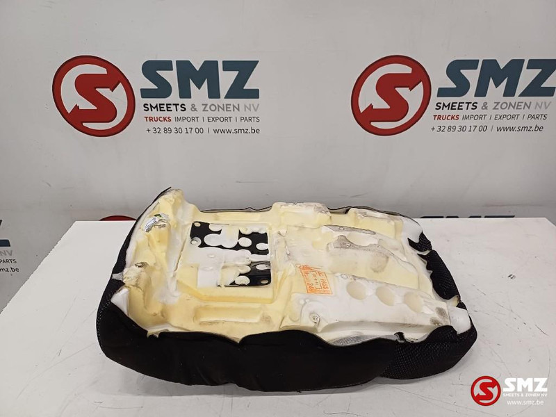 Caterpillar Backrest from seat Caterpillar - Kabīne un interjers - Kravas automašīna: foto 3 Caterpillar Backrest from seat Caterpillar - Kabīne un interjers - Kravas automašīna: foto 3