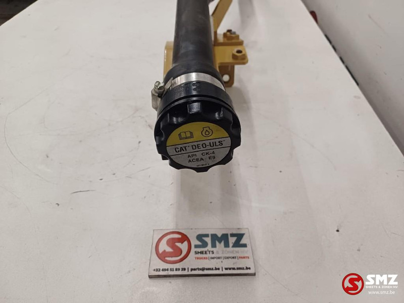 Caterpillar Hose + cap engine oil filler + plates Caterpillar - Dzinējs un rezerves daļas - Iekraušanas tehnika: foto 4 Caterpillar Hose + cap engine oil filler + plates Caterpillar - Dzinējs un rezerves daļas - Iekraušanas tehnika: foto 4
