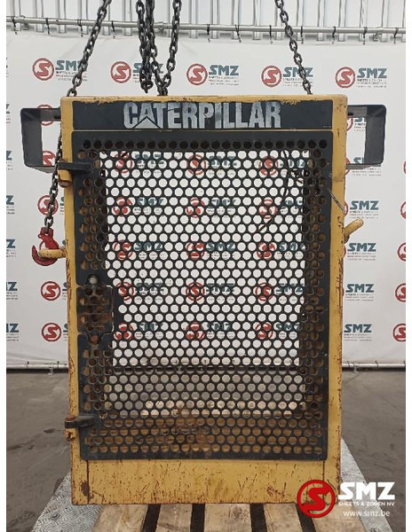 Caterpillar Occ grille D6M Caterpillar - Motora pārsegs: foto 1 Caterpillar Occ grille D6M Caterpillar - Motora pārsegs: foto 1