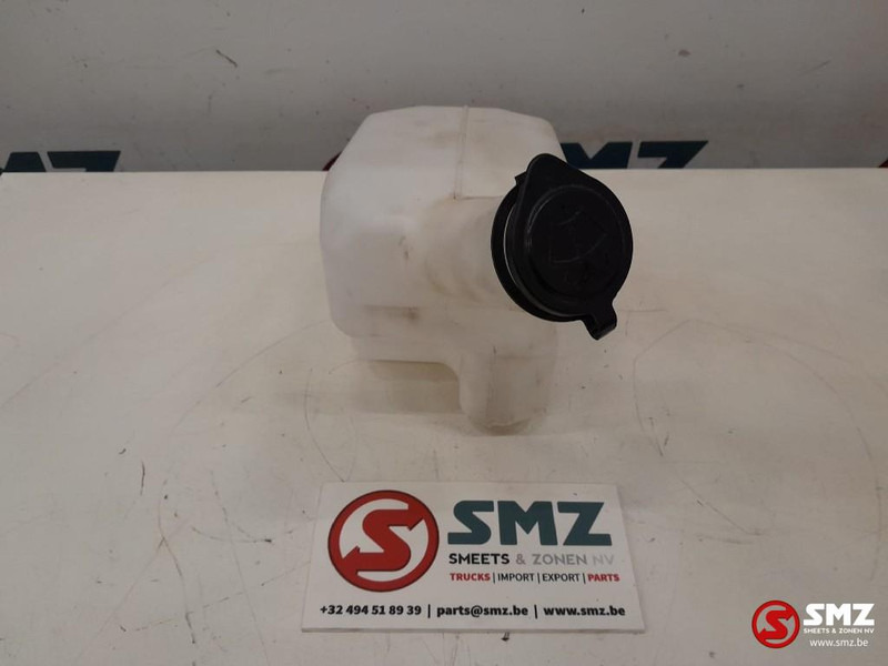 Caterpillar Window washer tank Caterpillar - Stikla tīrītājs - Iekraušanas tehnika: foto 3 Caterpillar Window washer tank Caterpillar - Stikla tīrītājs - Iekraušanas tehnika: foto 3