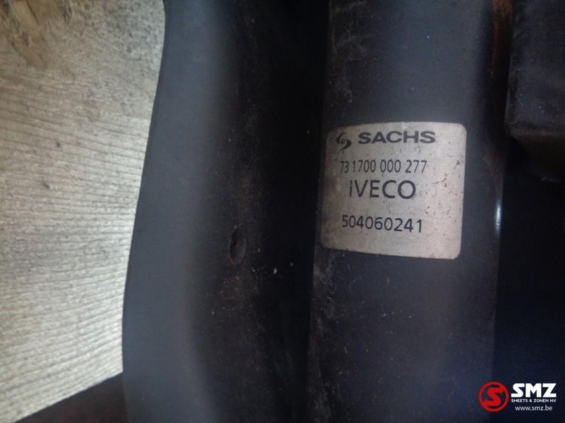 Iveco Occ cabineophanging stralis + schokdemper - Kabīnes piekare - Kravas automašīna: foto 4 Iveco Occ cabineophanging stralis + schokdemper - Kabīnes piekare - Kravas automašīna: foto 4