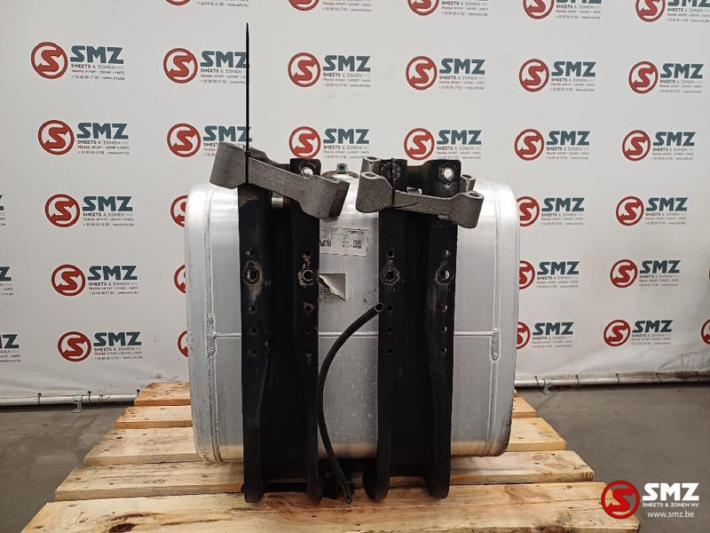 MAN Occ brandstoftank met steunen 250 L MAN - Degvielas tvertne - Kravas automašīna: foto 2 MAN Occ brandstoftank met steunen 250 L MAN - Degvielas tvertne - Kravas automašīna: foto 2