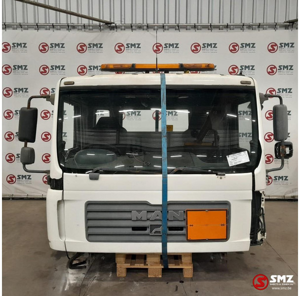 MAN Occ cabine RHD MAN TGA - Kabīne un interjers - Kravas automašīna: foto 1 MAN Occ cabine RHD MAN TGA - Kabīne un interjers - Kravas automašīna: foto 1