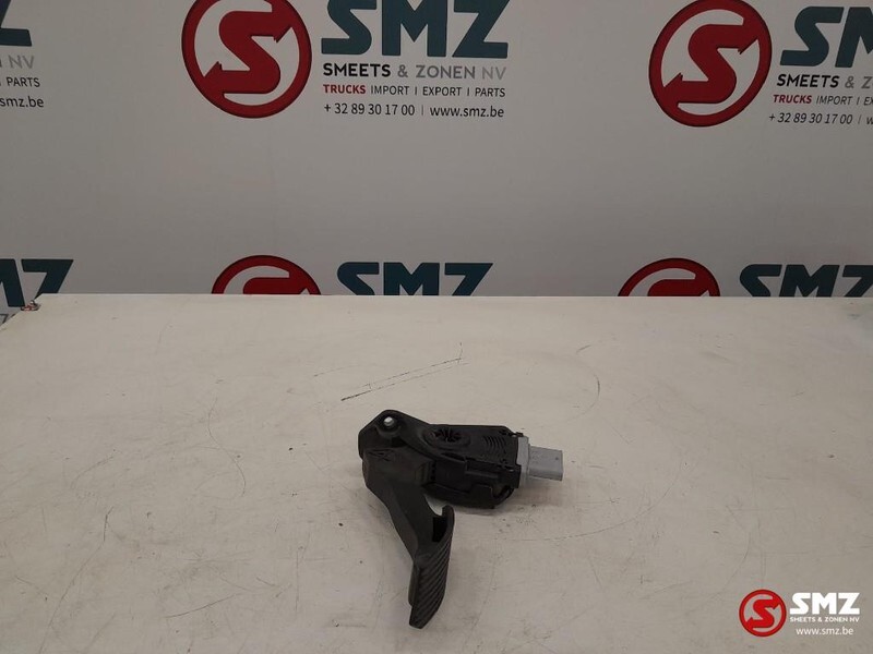 MAN Occ gaspedaal + sensor MAN TGX 81259706103 - Kabīne un interjers - Kravas automašīna: foto 2 MAN Occ gaspedaal + sensor MAN TGX 81259706103 - Kabīne un interjers - Kravas automašīna: foto 2