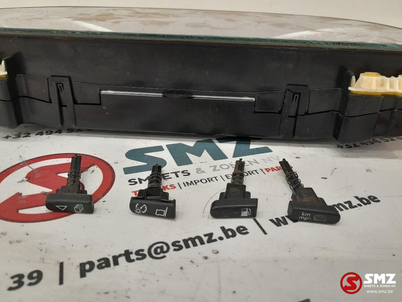 MAN Occ instrumentenpaneel MAN - Mērinstrumentu panelis - Kravas automašīna: foto 3 MAN Occ instrumentenpaneel MAN - Mērinstrumentu panelis - Kravas automašīna: foto 3