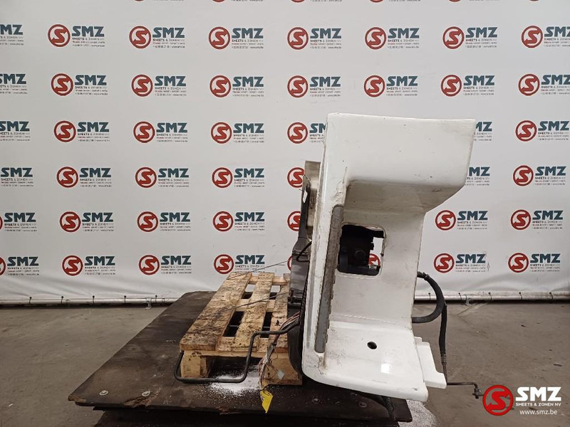 MAN Occ onderrijbeveiliging + cabineopstap L/R MAN - Buferis - Kravas automašīna: foto 3 MAN Occ onderrijbeveiliging + cabineopstap L/R MAN - Buferis - Kravas automašīna: foto 3