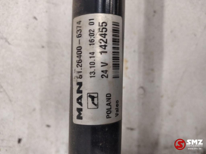 MAN Occ ruitenwissermechanisme MAN TGX 81264006374 - Stikla tīrītājs - Kravas automašīna: foto 4 MAN Occ ruitenwissermechanisme MAN TGX 81264006374 - Stikla tīrītājs - Kravas automašīna: foto 4